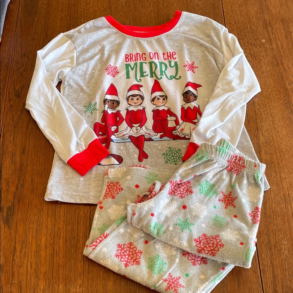Elf on the Shelf Kids Pajamas - Size 8 (M)